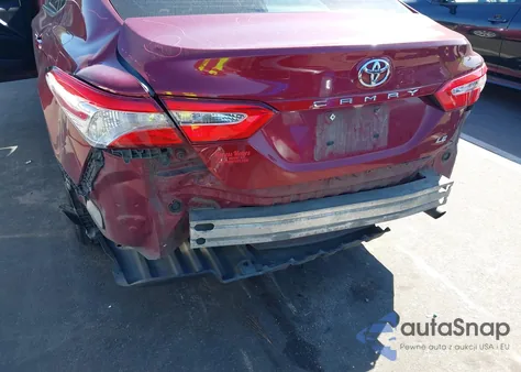 2018 Toyota Camry Le z USA, uszkodzony, nr VIN 4T1B11HK5JU659554